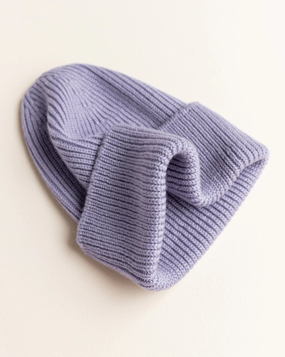 Lila Hvid Fonzie Beanie aus mulesingfreier Merinowolle für Babys und Kinder
