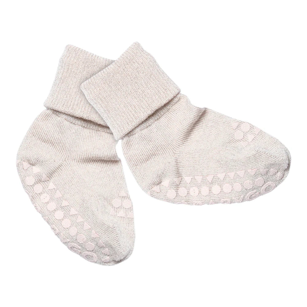 Detailansicht GoBabyGo Bambus Anti-Rutsch Socken sand glitter – im Bärechind Winterthur, Zürich, Schweiz erhältlich