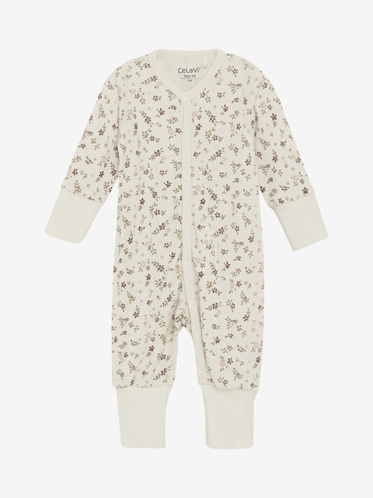 CeLaVi Jumpsuit mit braunem Blumenmuster – Vorderseite. Erhältlich im Bärechind in Winterthur, Zürich, Schweiz.