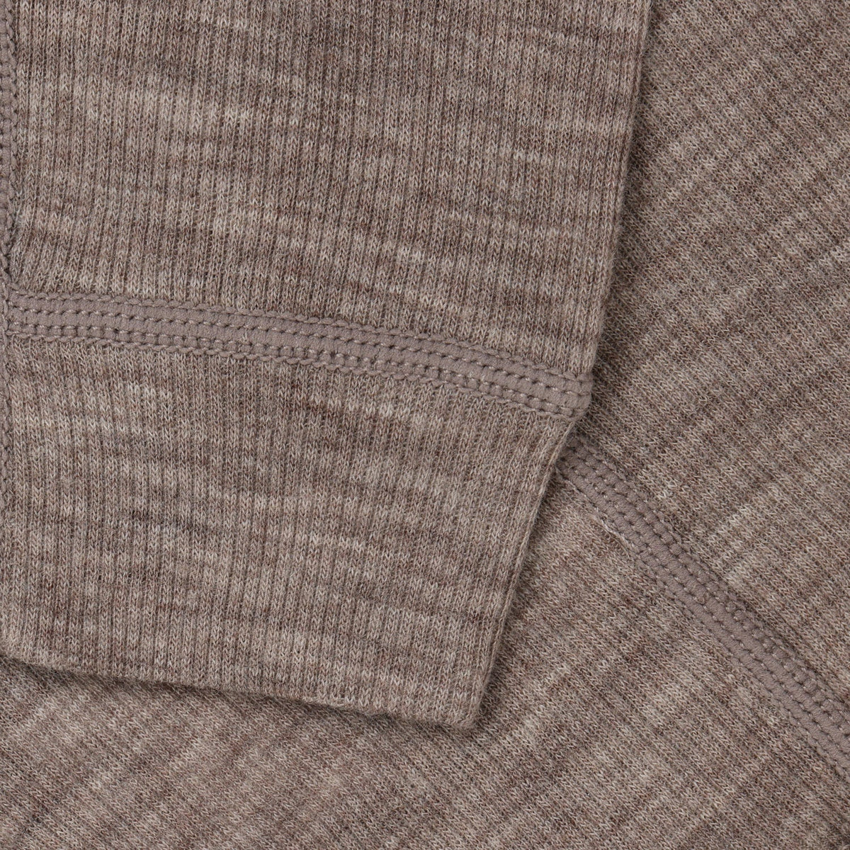 Nahaufnahme Strickstruktur Merino Leggings CeLaVi Walnut