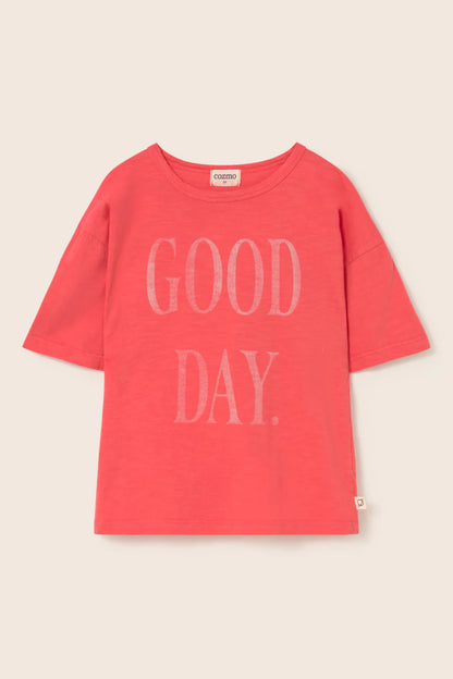 Rotes Kinder T-Shirt „Good Day“ aus Slub-Baumwolle von Cozmo – nachhaltige Kindermode im Bärechind Winterthur