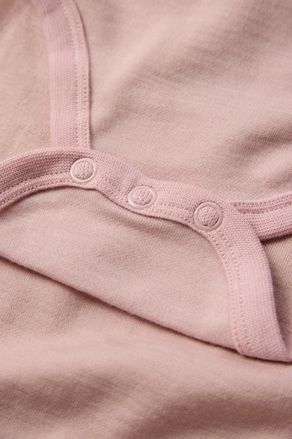 Bärechind Detailansicht Baloo Merino Bambus Langarmbody, Dusty Rose