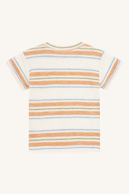 Rückansicht des Anton Baumwoll T-Shirts von Hust&Claire, erhältlich bei Bärechind in Winterthur, Zürich, Schweiz.