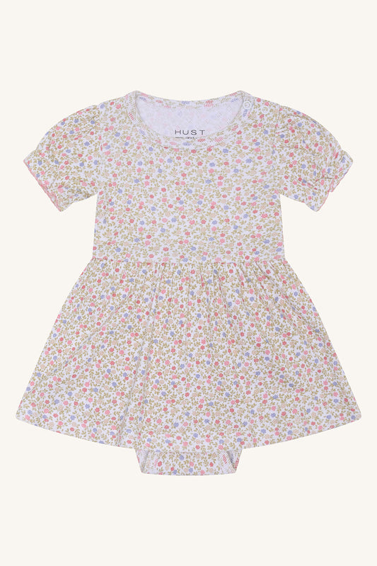 Hust&Claire Kammy Blooming Bodykleid aus GOTS-zertifizierter Baumwolle mit Blumenmuster, erhältlich im Bärechind in Winterthur, Zürich, Schweiz.
