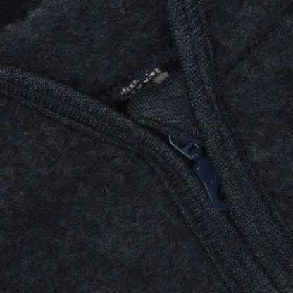 Detailansicht der Merino Wollfleece Jacke aus dem Bärechind Sortiment