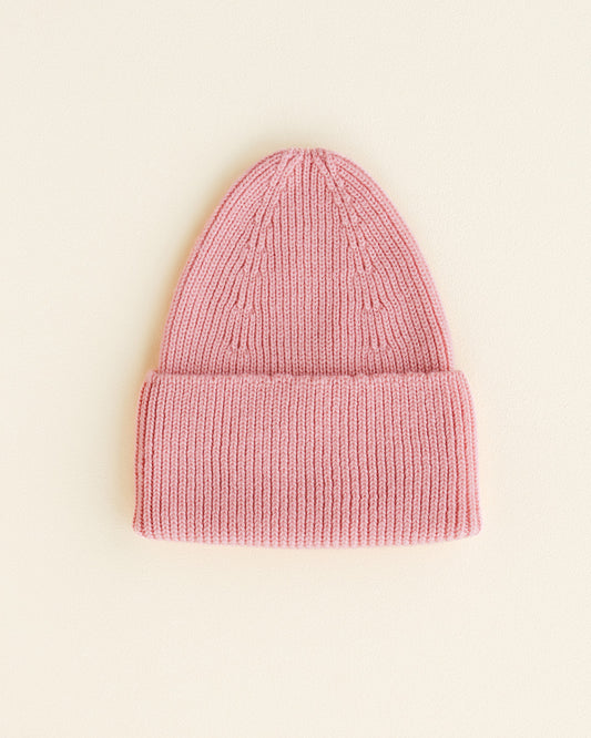 Hvid Fonzie Beanie in Bubblegum Rosa, gestrickt aus Merinowolle