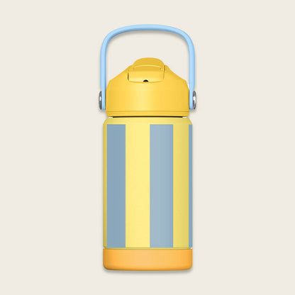Kinder Trinkflasche mit Streifenmuster in Gelb und Hellblau von Ava&Yves im Bärechind Winterthur Zürich Schweiz.