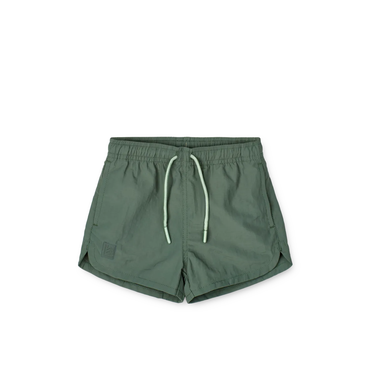 Liewood Aiden Board Shorts für Kinder in Garden Green. UV-Schutz UPF 40+, schnelltrocknend und mit elastischem Bund. Erhältlich in Winterthur, Zürich, Schweiz.