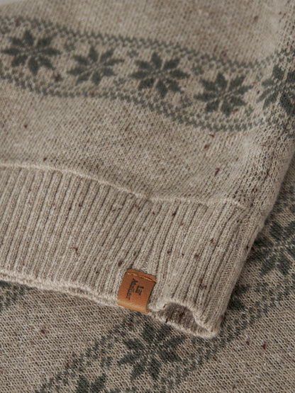 Bärechind Weihnachtspullover von Lil'Atelier mit Schneeflockenmuster, Detailansicht