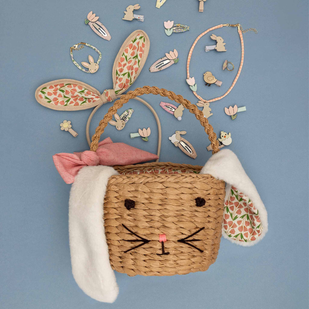 Mimi&Lula Osterkorb Hase aus Bast mit rosa Schleife, zu kaufen bei Bärechind in Winterthur, Zürich, Schweiz.