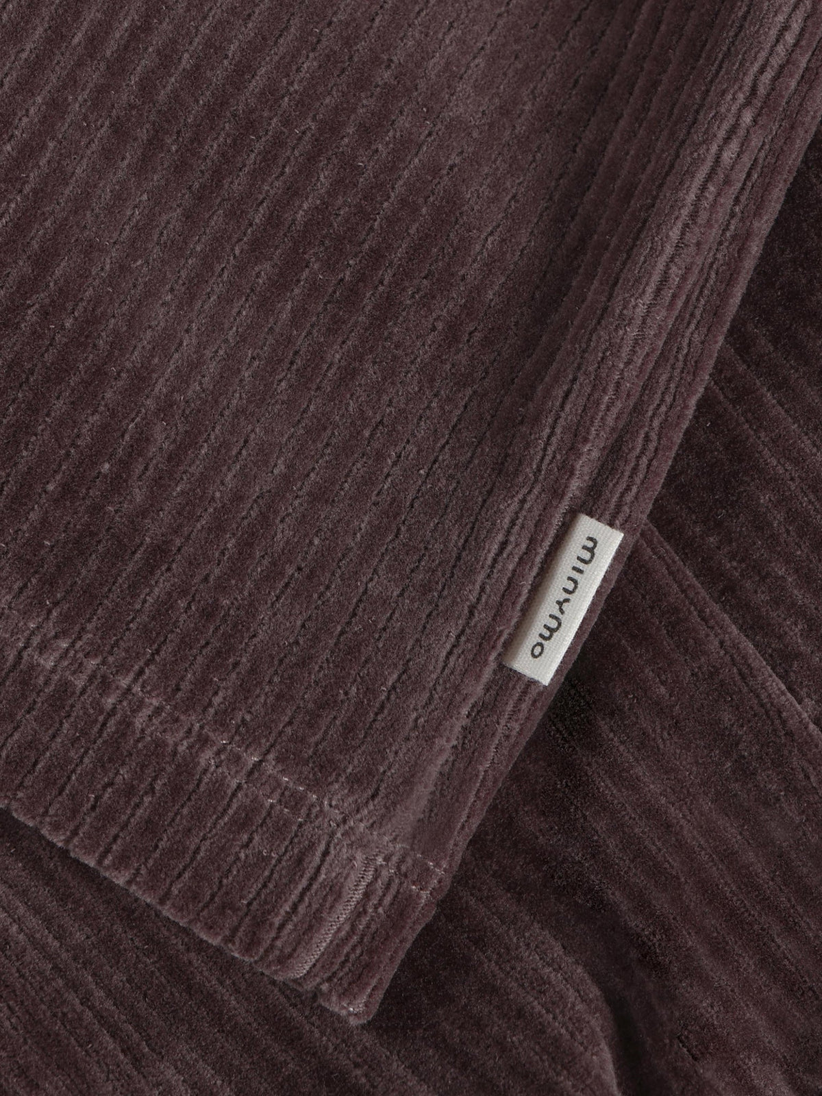 Nahaufnahme Cordvelours Minymo Cordhose Plum Truffle
