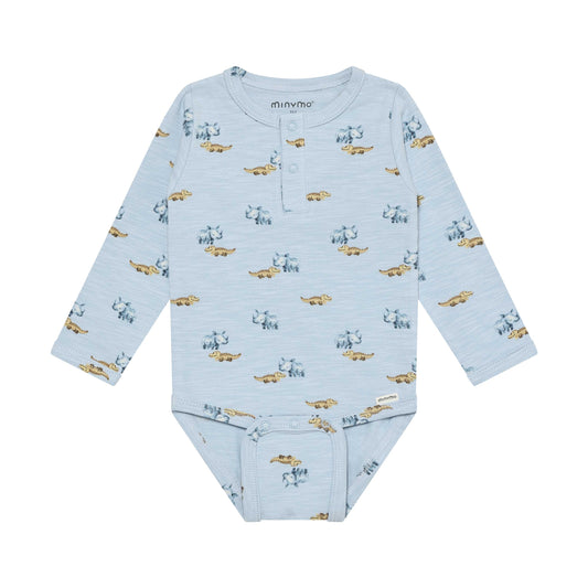 Minymo Langarm Body mit Krokodil-Print in Blau, Babymode bei Bärechind Winterthur Zürich Schweiz