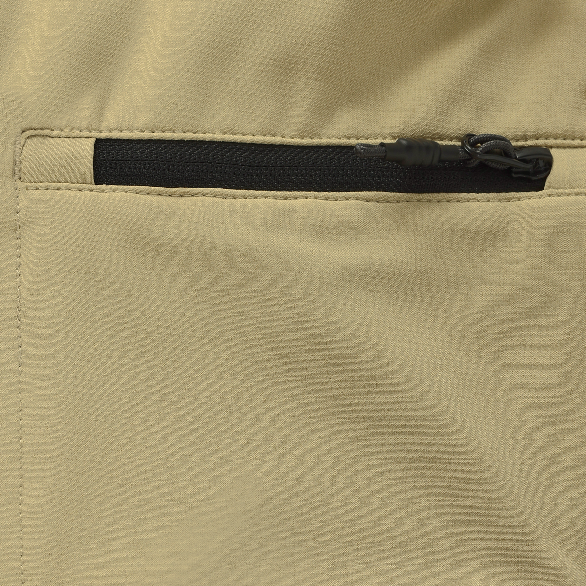 Detail Reissverschlusstasche sponge Zip Off Outdoorhose Color Kids im Bärechind Winterthur Zürich Schweiz